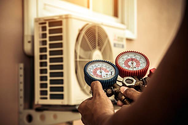 Professional Hvac technician working in Edmond, OK